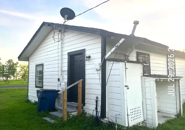 2nd image of 3330 1st Ave S, Texas City, TX 77590 | MLS# 71074543