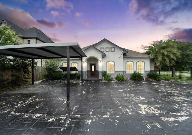 1st image of 1202 Niagara St, Houston, TX 77051 | MLS# 69777648