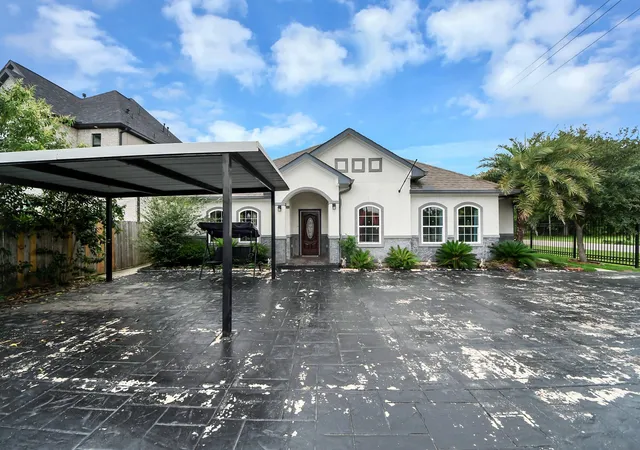 2nd image of 1202 Niagara St, Houston, TX 77051 | MLS# 69777648