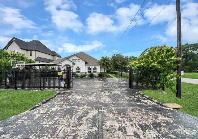 4th image of 1202 Niagara St, Houston, TX 77051 | MLS# 69777648