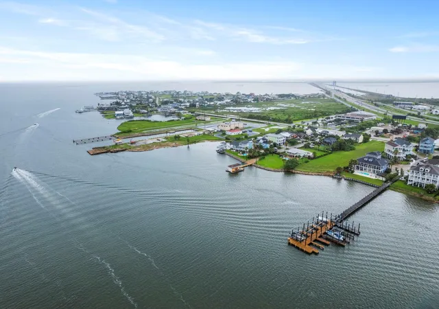 3rd image of 1026 Lillian Ln, Galveston, TX 77554 | MLS# 77102308