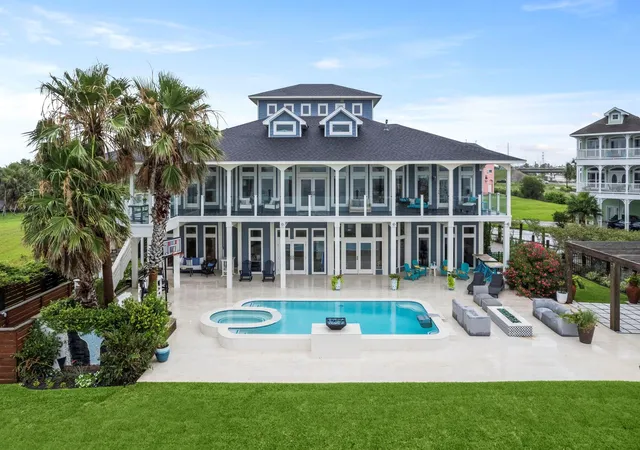 5th image of 1026 Lillian Ln, Galveston, TX 77554 | MLS# 77102308