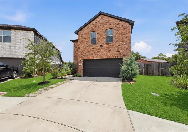 Photo 3 of Single family home for sale at 132 Wedgewood Tr Ln, La Porte, TX 77571 | MLS# 24160668 | Listing updated on 2026-09-16