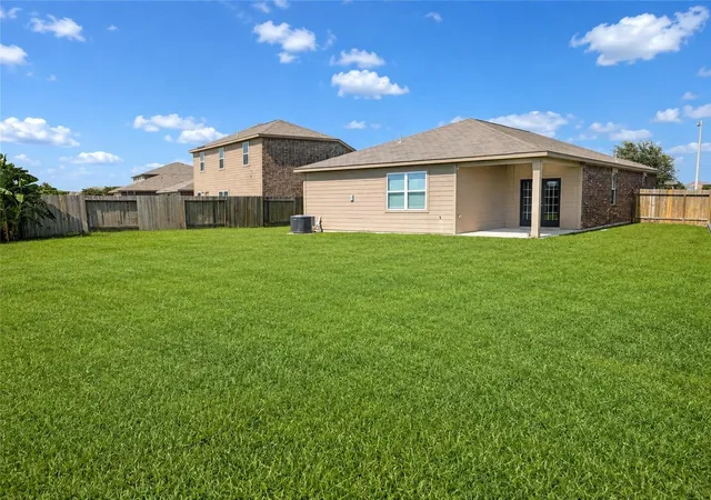 26th image of 2201 Nautica Terrace Dr, La Marque, TX 77568 | MLS# 28001909