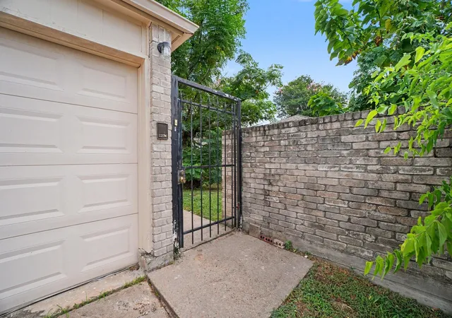 19th image of 11906 N Fairhollow Ln, Houston, TX 77043 | MLS# 43314169