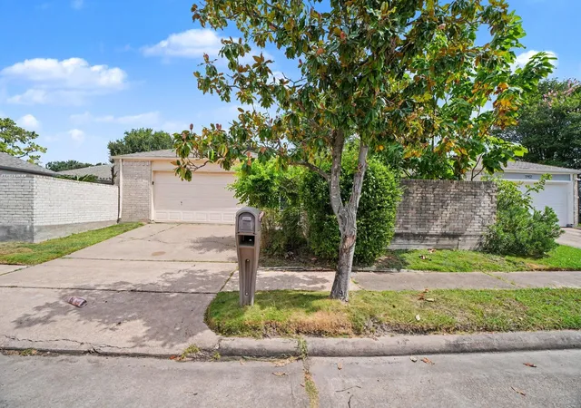 1st image of 11906 N Fairhollow Ln, Houston, TX 77043 | MLS# 43314169