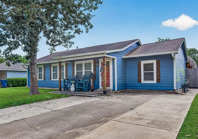 2nd image of 206 S Mattson St, West Columbia, TX 77486 | MLS# 52491308