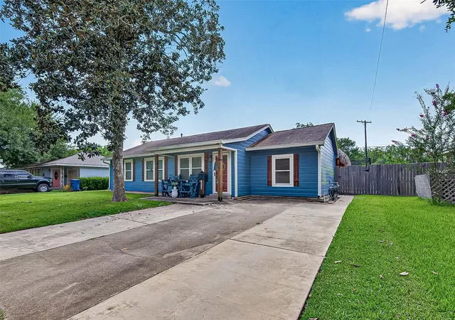 image of 206 S Mattson St, West Columbia, TX 77486 | MLS# 52491308