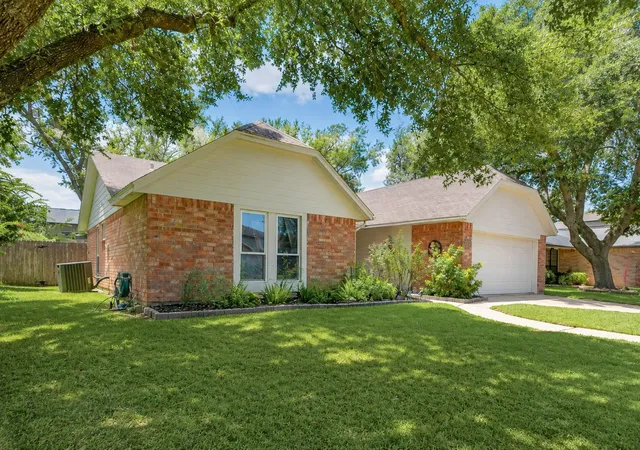 2nd image of 1819 Lansdowne Dr, Richmond, TX 77406 | MLS# 86302804