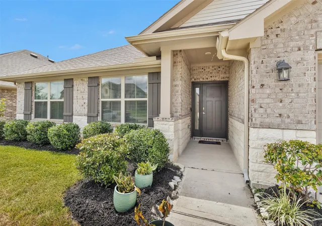Photo 2 of Single family home for sale at 2618 Matterhorn Mist Dr, Rosharon, TX 77583 | MLS# 53008050 | Listing updated on 2026-09-14