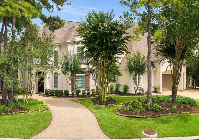 2nd image of 39 N Palmiera Cir, Spring, TX 77382 | MLS# 45810820