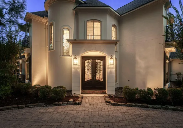 4th image of 39 N Palmiera Cir, Spring, TX 77382 | MLS# 45810820
