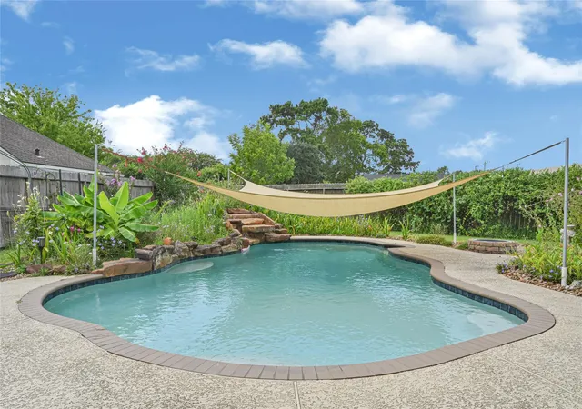28th image of 183 Greenridge Cir, League City, TX 77573 | MLS# 69535555