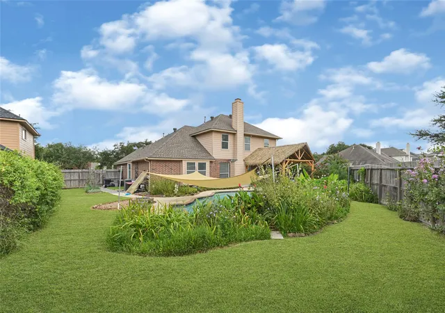 4th image of 183 Greenridge Cir, League City, TX 77573 | MLS# 69535555