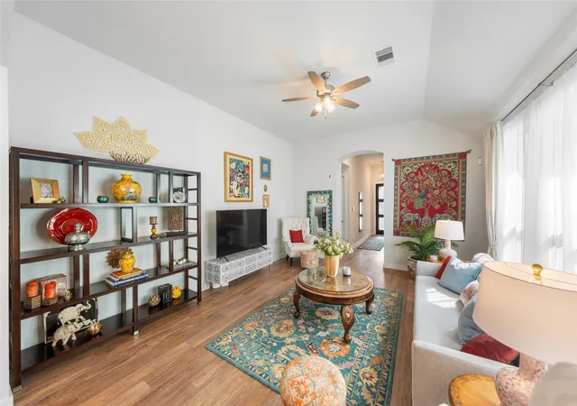 Photo 4 of Single family home for sale at 555 Chestnut Reef Ct, Conroe, TX 77304 | MLS# 46941891 | Listing updated on 2026-08-15
