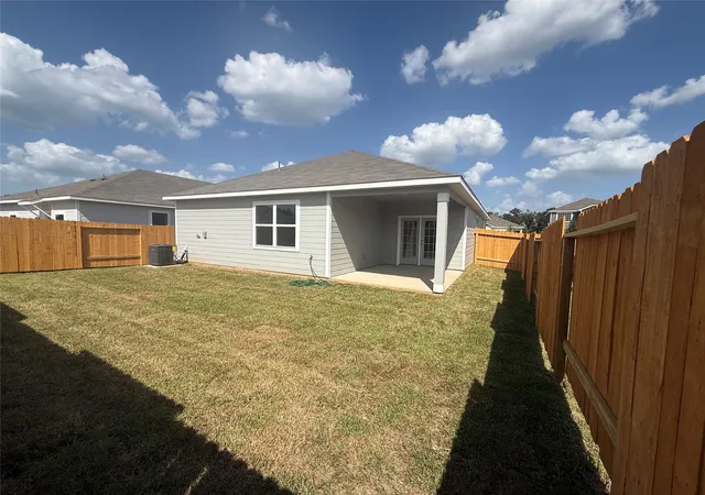 Photo 2 of Single family home for sale at 15875 Berry Hl Dr, Conroe, TX 77303 | MLS# 69146533 | Listing updated on 2026-08-15
