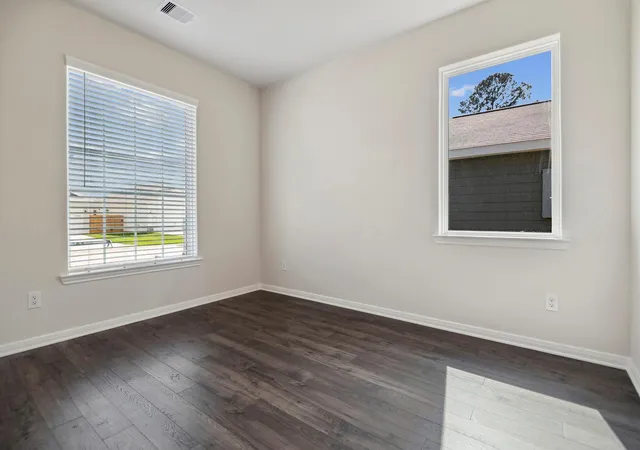 Photo 3 of Single family home for sale at 15875 Berry Hl Dr, Conroe, TX 77303 | MLS# 69146533 | Listing updated on 2026-08-15
