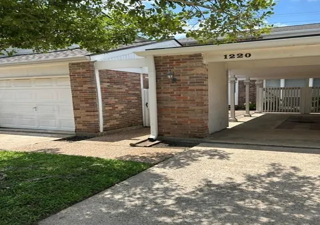 2nd image of 1220 Fountain View Dr #197, Houston, TX 77057 | MLS# 86378308