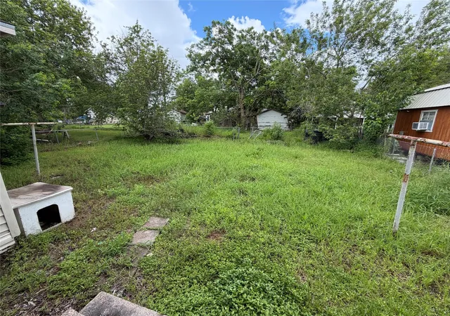 Photo 3 of Sale Pending at 221 Charlotte Dr, Port Lavaca, TX 77979 | MLS# 19895078 | Listing updated on 2026-09-01