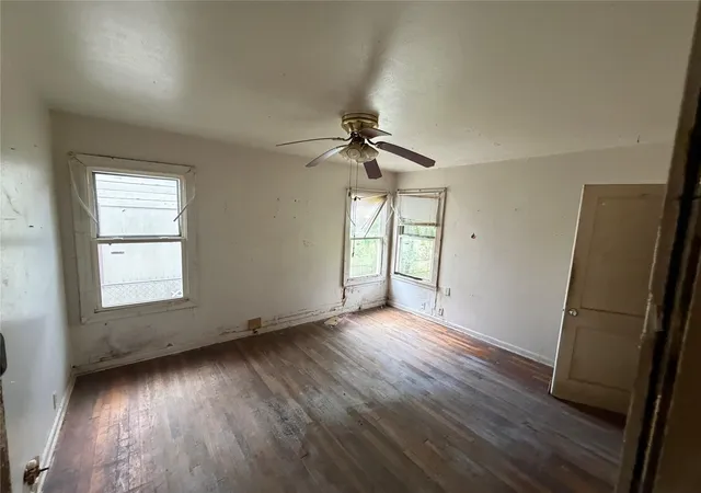 Photo 4 of Sale Pending at 221 Charlotte Dr, Port Lavaca, TX 77979 | MLS# 19895078 | Listing updated on 2026-09-01