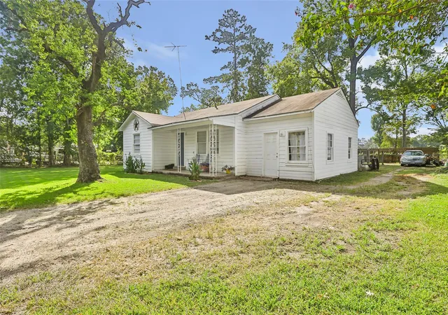2nd image of 305 Cherry Creek Rd, Dayton, TX 77535 | MLS# 72208563