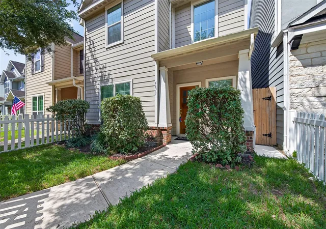 2nd image of 4671 Trembling Forest Ln, Houston, TX 77092 | MLS# 59311131