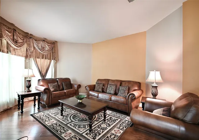 4th image of 7611 Herndon Pl, Sugar Land, TX 77479 | MLS# 81984602