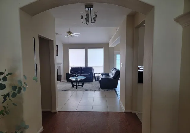 5th image of 411 Starleaf Ln, Pearland, TX 77584 | MLS# 39517488
