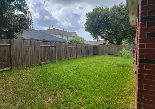 7th image of 411 Starleaf Ln, Pearland, TX 77584 | MLS# 39517488
