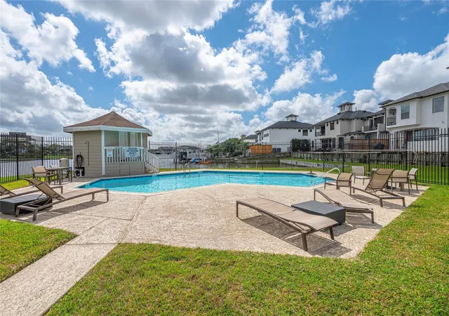 Photo 1 of Townhouse for sale at 2039 Glencove Dr, Seabrook, TX 77586 | MLS# 10703858 | Listing updated on 2026-09-19