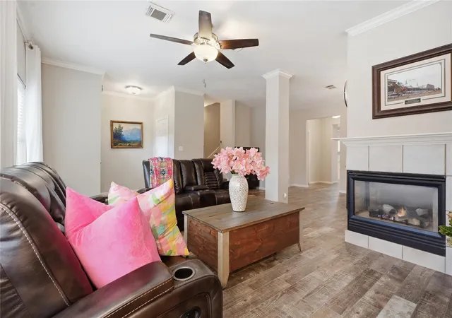 Photo 2 of Townhouse for sale at 2039 Glencove Dr, Seabrook, TX 77586 | MLS# 10703858 | Listing updated on 2026-09-19