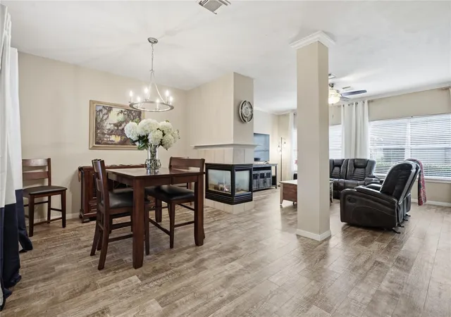 Photo 4 of Townhouse for sale at 2039 Glencove Dr, Seabrook, TX 77586 | MLS# 10703858 | Listing updated on 2026-09-19