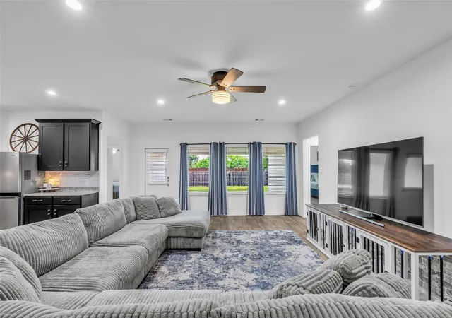 Photo 2 of Single family home for sale at 3906 Windstone Glen Way, Richmond, TX 77469 | MLS# 88641983 | Listing updated on 2026-10-06