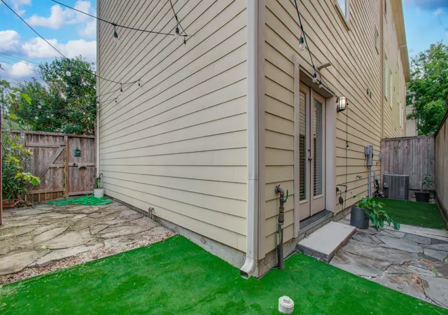 4th image of 2609 Detering St, Houston, TX 77007 | MLS# 77354169