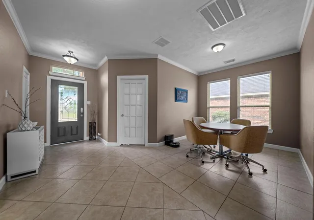 3rd image of 2413 Quiet Arbor Ln, Pearland, TX 77581 | MLS# 60235479