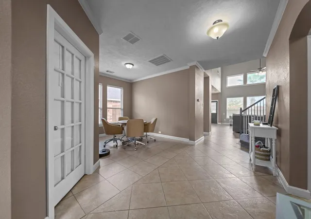 4th image of 2413 Quiet Arbor Ln, Pearland, TX 77581 | MLS# 60235479