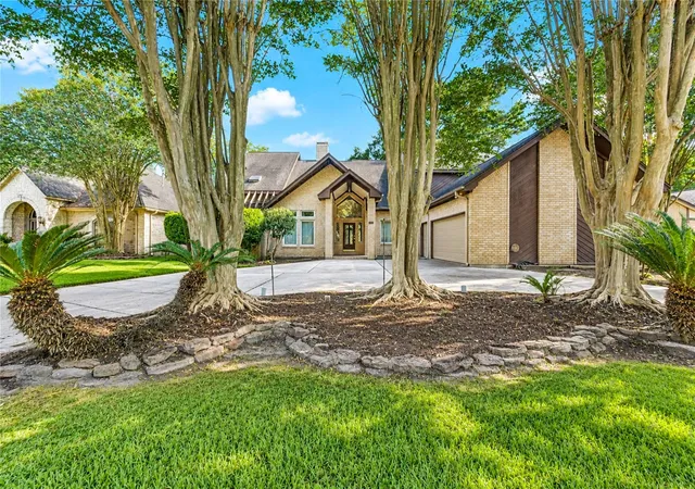 3rd image of 8015 Rebawood Dr, Humble, TX 77346 | MLS# 48382434