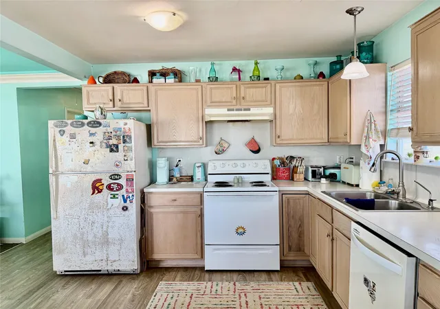 4th image of 1814 Blue Water Hwy, Surfside Beach, TX 77541 | MLS# 42107656