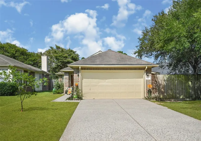 2nd image of 18210 Westlock St, Tomball, TX 77377 | MLS# 53920797