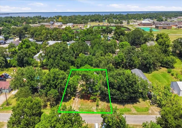 8th image of 801 Beaumont St, Anahuac, TX 77514 | MLS# 28396813