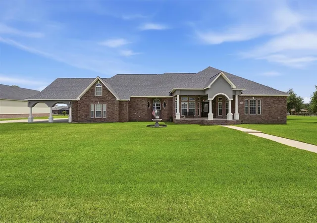 2nd image of 9018 Water Point Dr, Mont Belvieu, TX 77523 | MLS# 53608171
