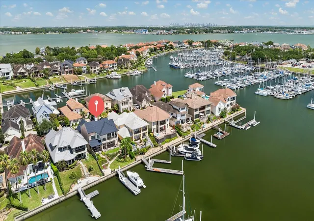 4th image of 631 Northport Ln, League City, TX 77565 | MLS# 25427308