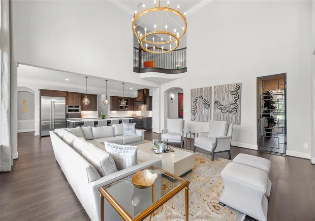 Photo 3 of Mansion for sale at 10643 Crystal Spring Dr, Missouri City, TX 77459 | MLS# 42711990 | Listing updated on 2026-08-15