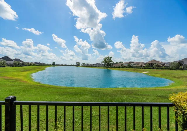 Photo 4 of Single family home for sale at 10643 Crystal Spring Dr, Missouri City, TX 77459 | MLS# 42711990 | Listing updated on 2026-08-15