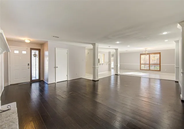 5th image of 13907 Piping Rock Ln, Houston, TX 77077 | MLS# 98150429