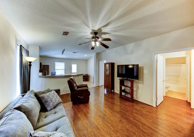 3rd image of 2027 Wooded Oaks Dr, Humble, TX 77396 | MLS# 4426764