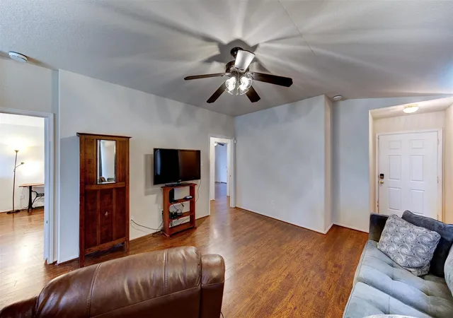 5th image of 2027 Wooded Oaks Dr, Humble, TX 77396 | MLS# 4426764