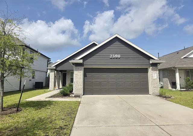 Photo 1 of Sale Pending at 2390 Tavo Trl Dr, Conroe, TX 77301 | MLS# 26237540 | Listing updated on 2026-09-17