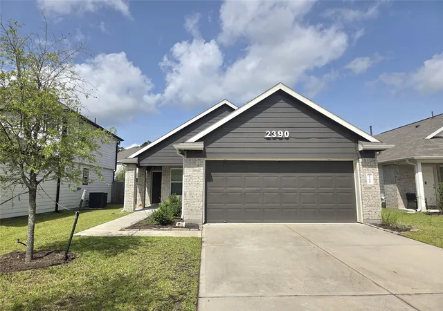 Photo 2 of Sale Pending at 2390 Tavo Trl Dr, Conroe, TX 77301 | MLS# 26237540 | Listing updated on 2026-09-17