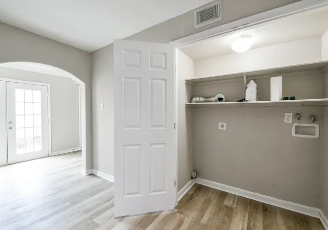2nd image of 2585 Marilee Ln, Houston, TX 77057